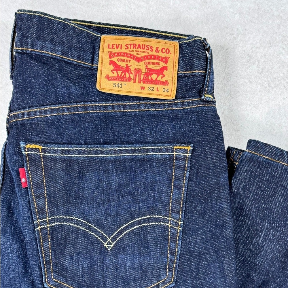 Levis 541 Athletic Taper Jeans Mens 32x34 Dark Wash Indigo Denim 18181-0014